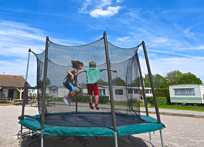Camping avec aire de jeux pour enfants